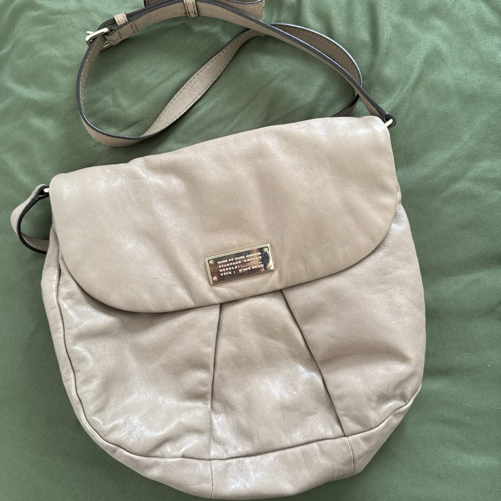 Elegant Cream Leather Shoulder Bag